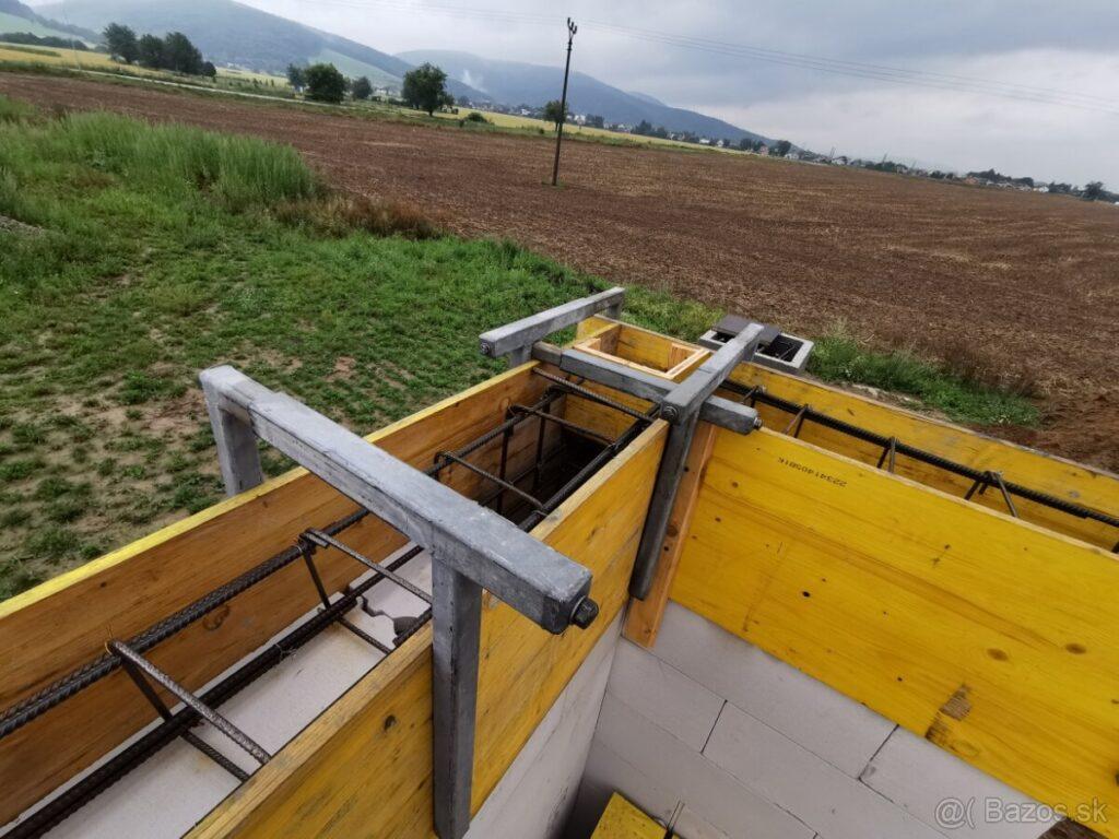 Šalovacie svorky na debnenie